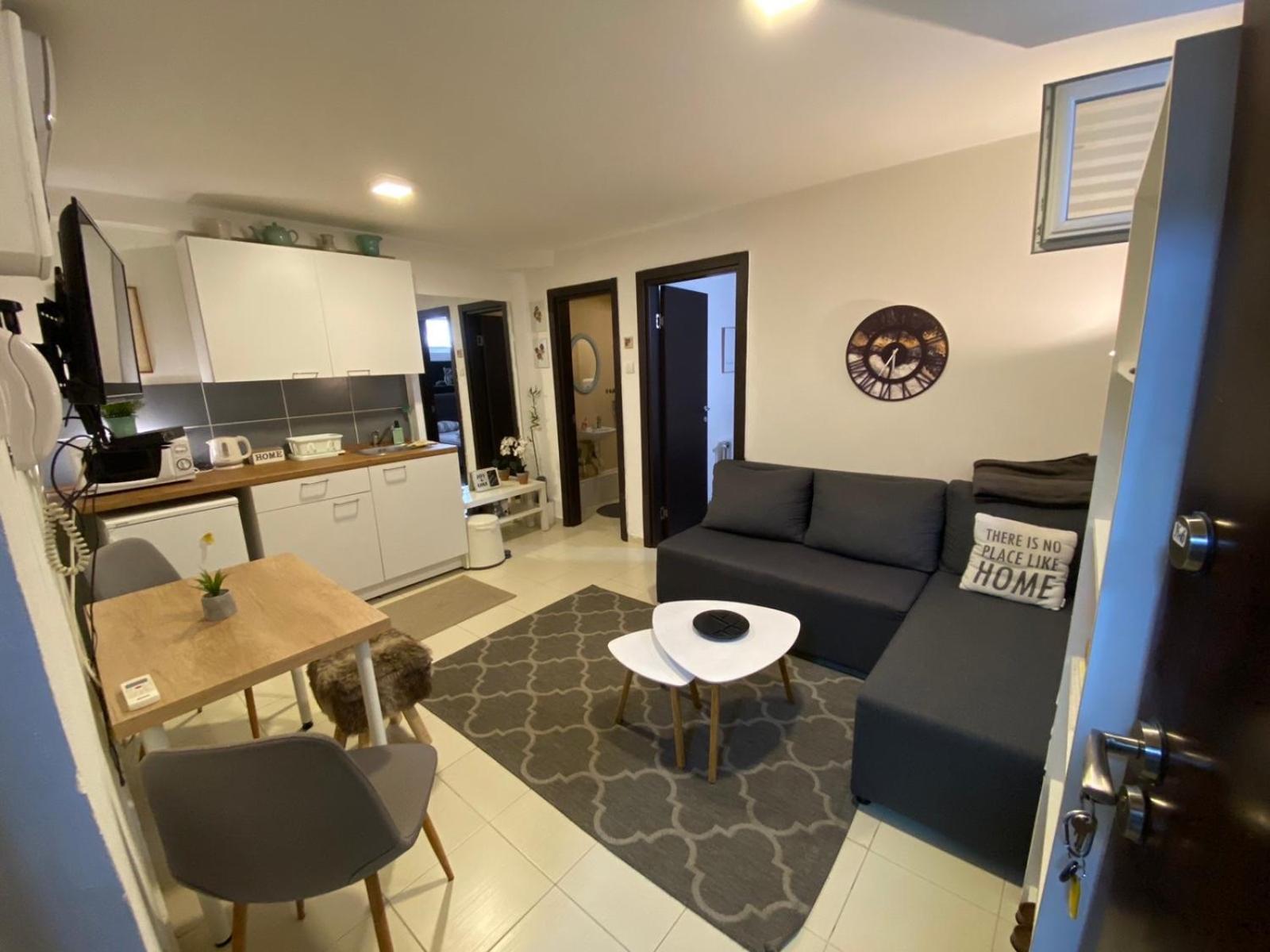 N6 Apartment Novi Sad Buitenkant foto